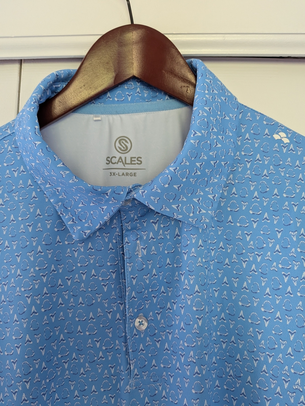 SCALES Men’s Sky Blue Shark Tooth Printed Polo Shirt